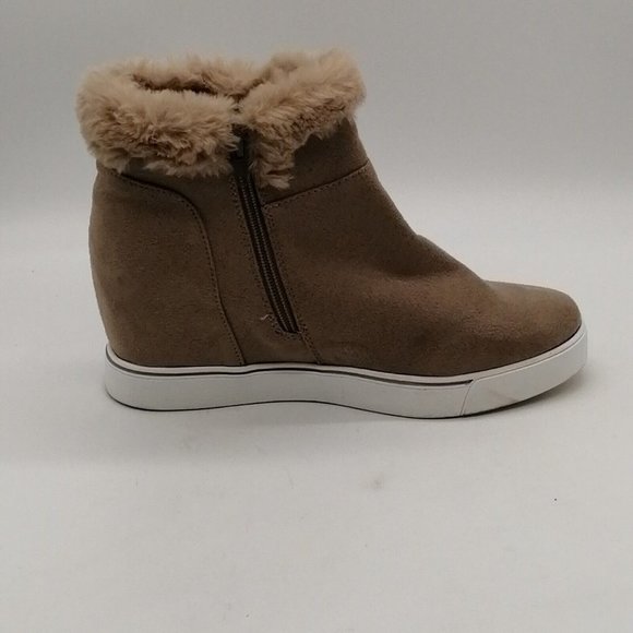 Maurices Womens Taryn Ankle Boot Tan Faux Suede Inside Wedge Zip Faux Fur Trim 9 - Picture 2 of 10